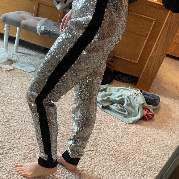 NWT Vici sequin joggers - Picture 5 of 7